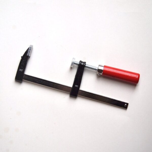 Grand serre-joint Grand serre joint