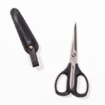 Ciseaux pour textile avec étuis en cuir
