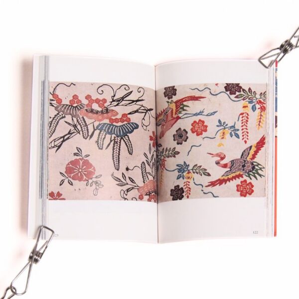 Livre Ryukyu Bingata Traditional Clothes of Okinawa Livre Ryukyu Bingata Traditional Clothes of Okinawa