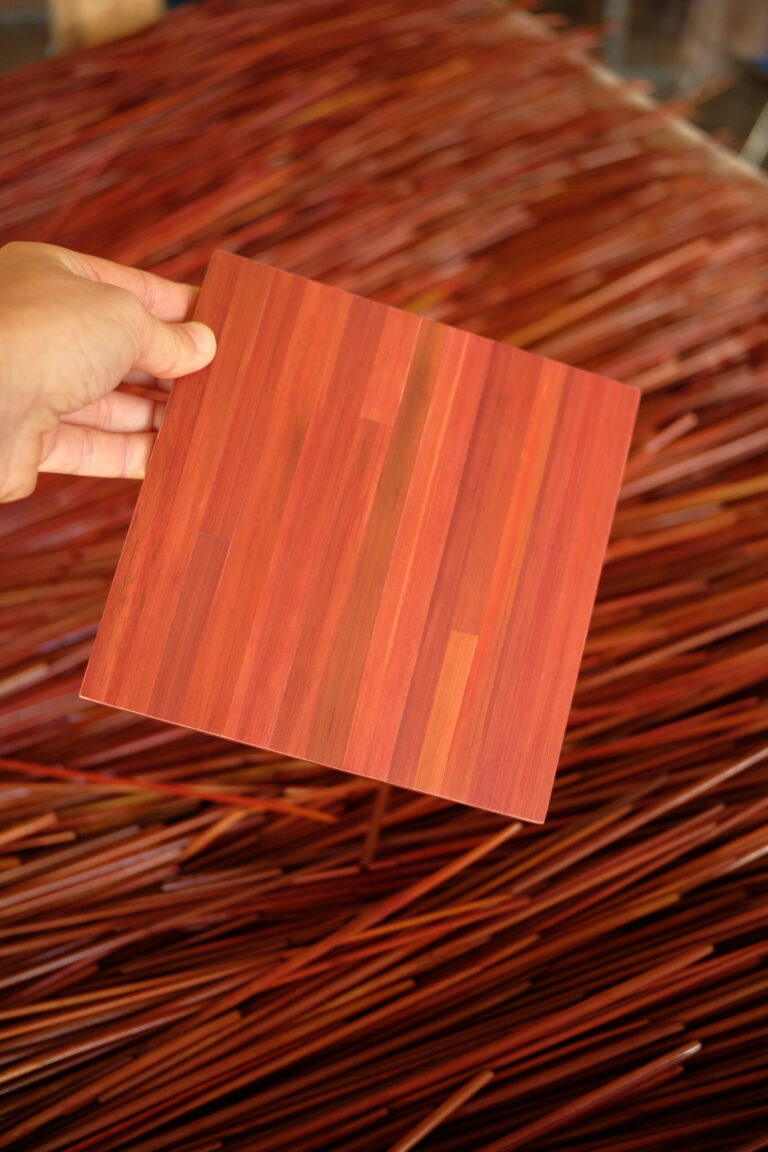 Teindre la paille pour mieux la révéler