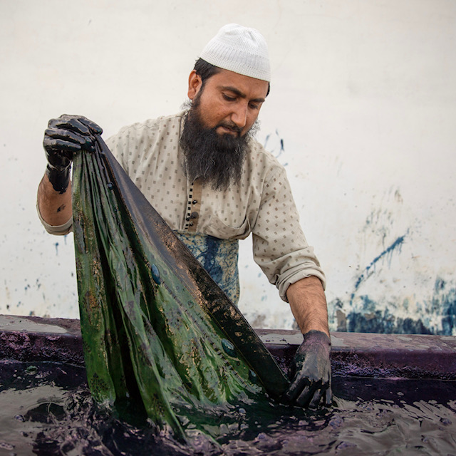 Sufiyan Khatri – Artisan maître dans l’impression traditionnelle AJRAK du Gujarat