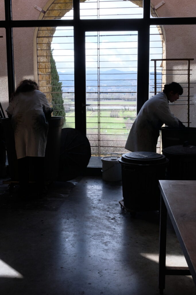 Quarante mètres d’indigo teints dans notre atelier